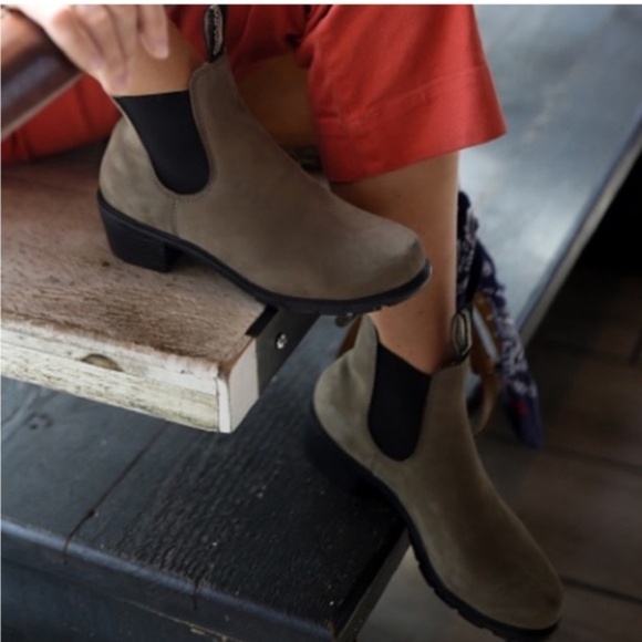 Blundstone Heeled Boots Stone Nubuck - Picture 2 of 10